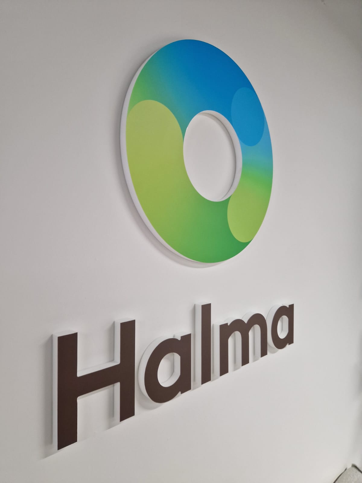 acrylic lettering signage